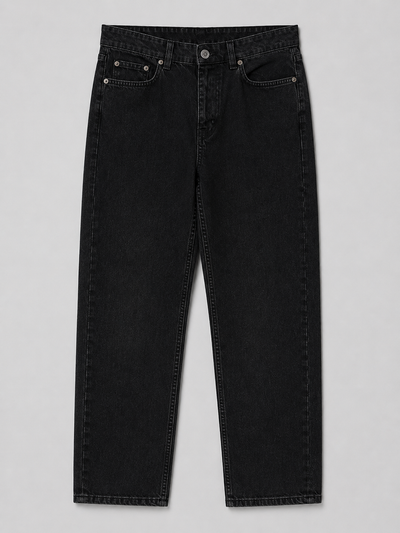 Straight Leg Jeans in Black