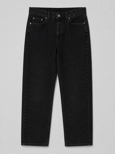 Straight Leg Jeans in Black